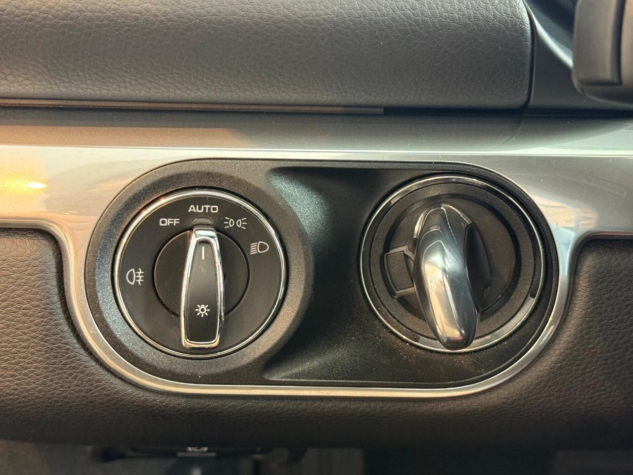 Porsche 718 Boxster Vehicle Image 18