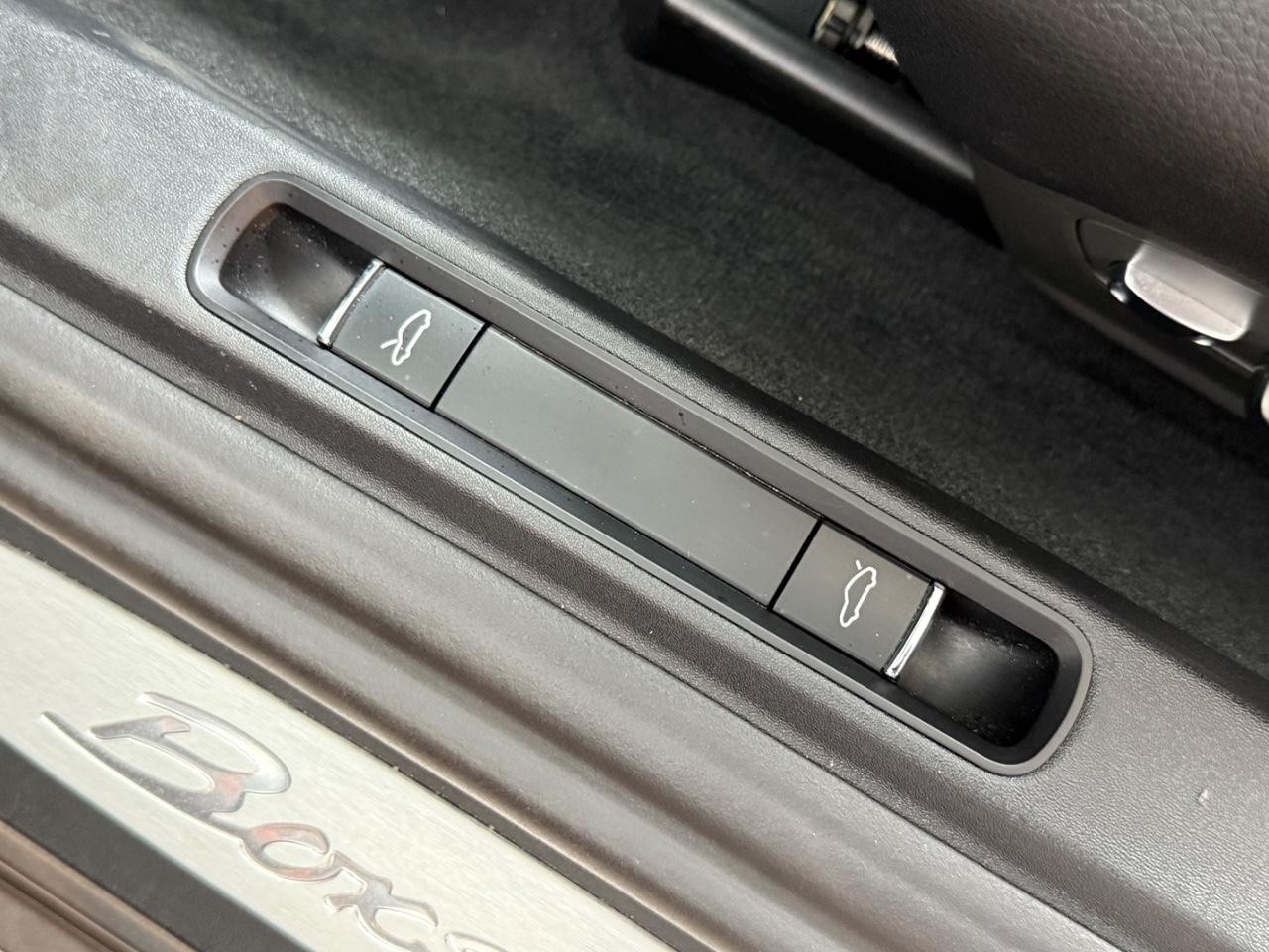 Porsche 718 Boxster Vehicle Image 21