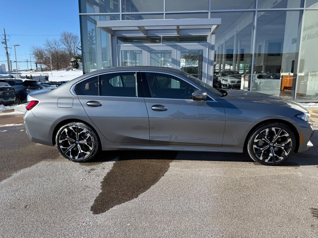 BMW 3 Series Vehicle Image 02