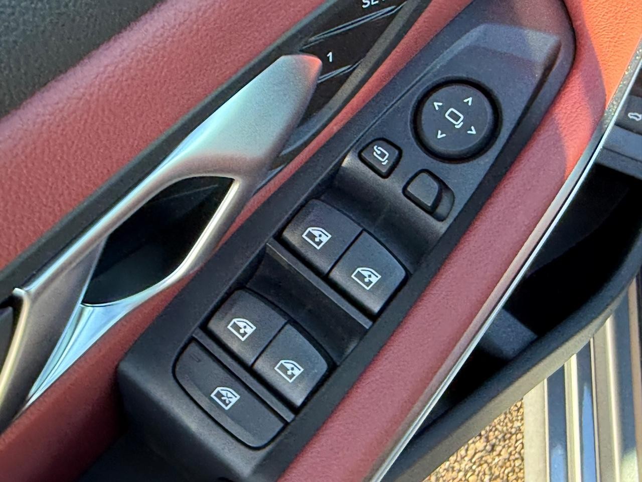 BMW 3 Series Vehicle Image 16