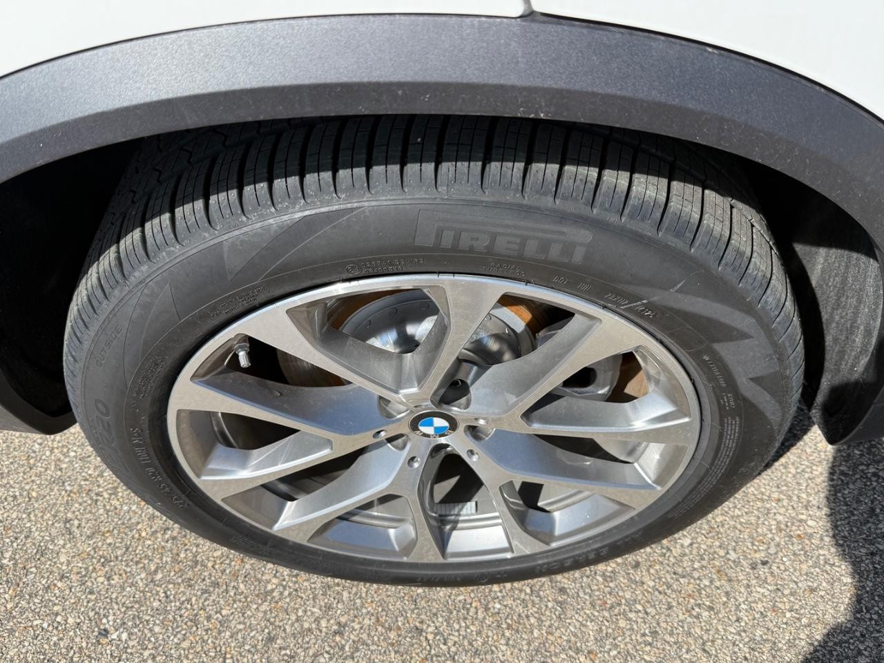 BMW X5 Vehicle Image 04