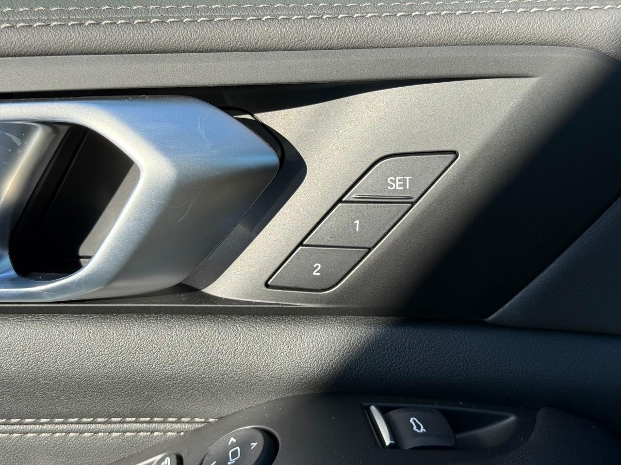 BMW X5 Vehicle Image 11