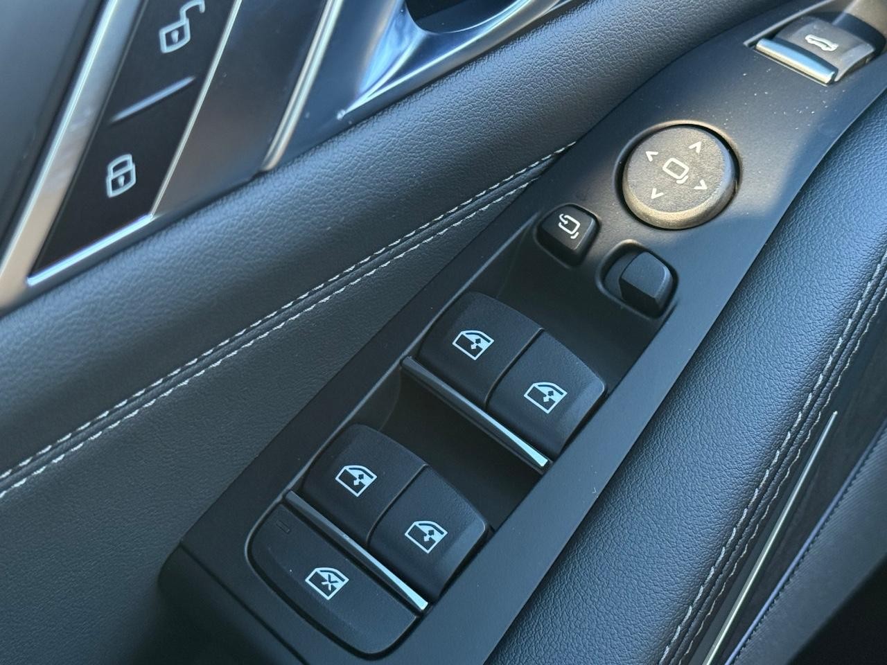 BMW X5 Vehicle Image 16