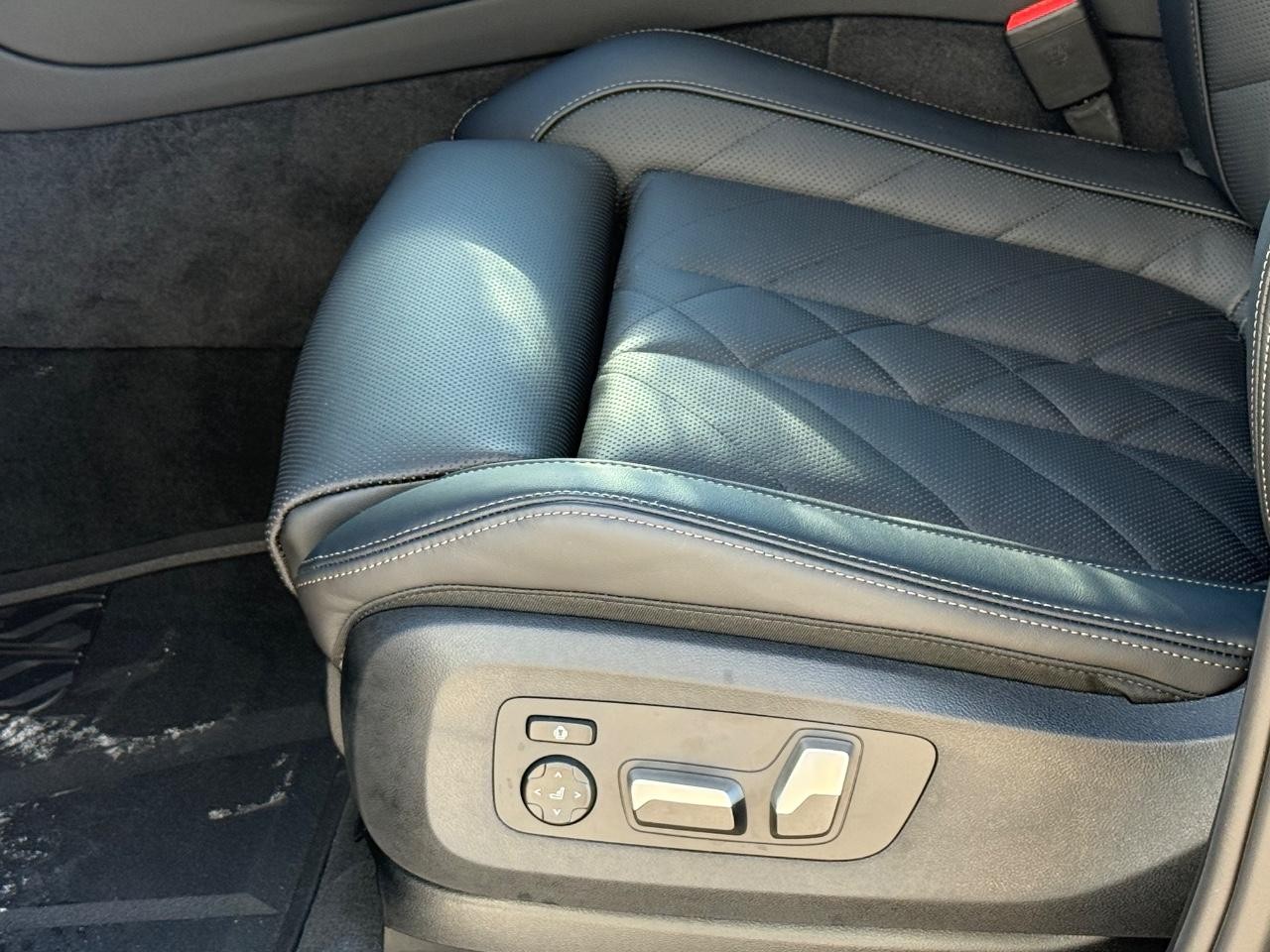 BMW X5 Vehicle Image 17