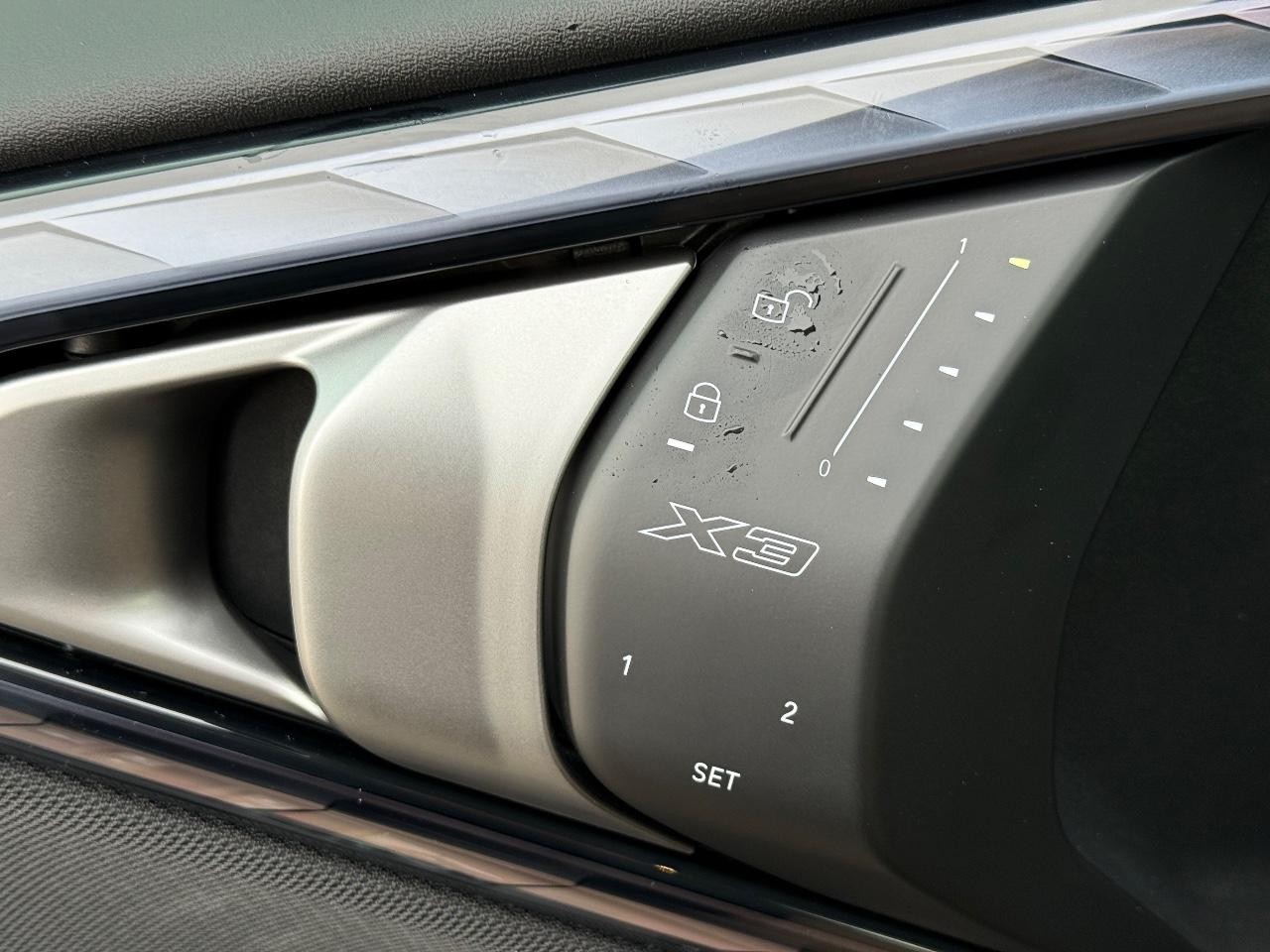 BMW X3 Vehicle Image 11