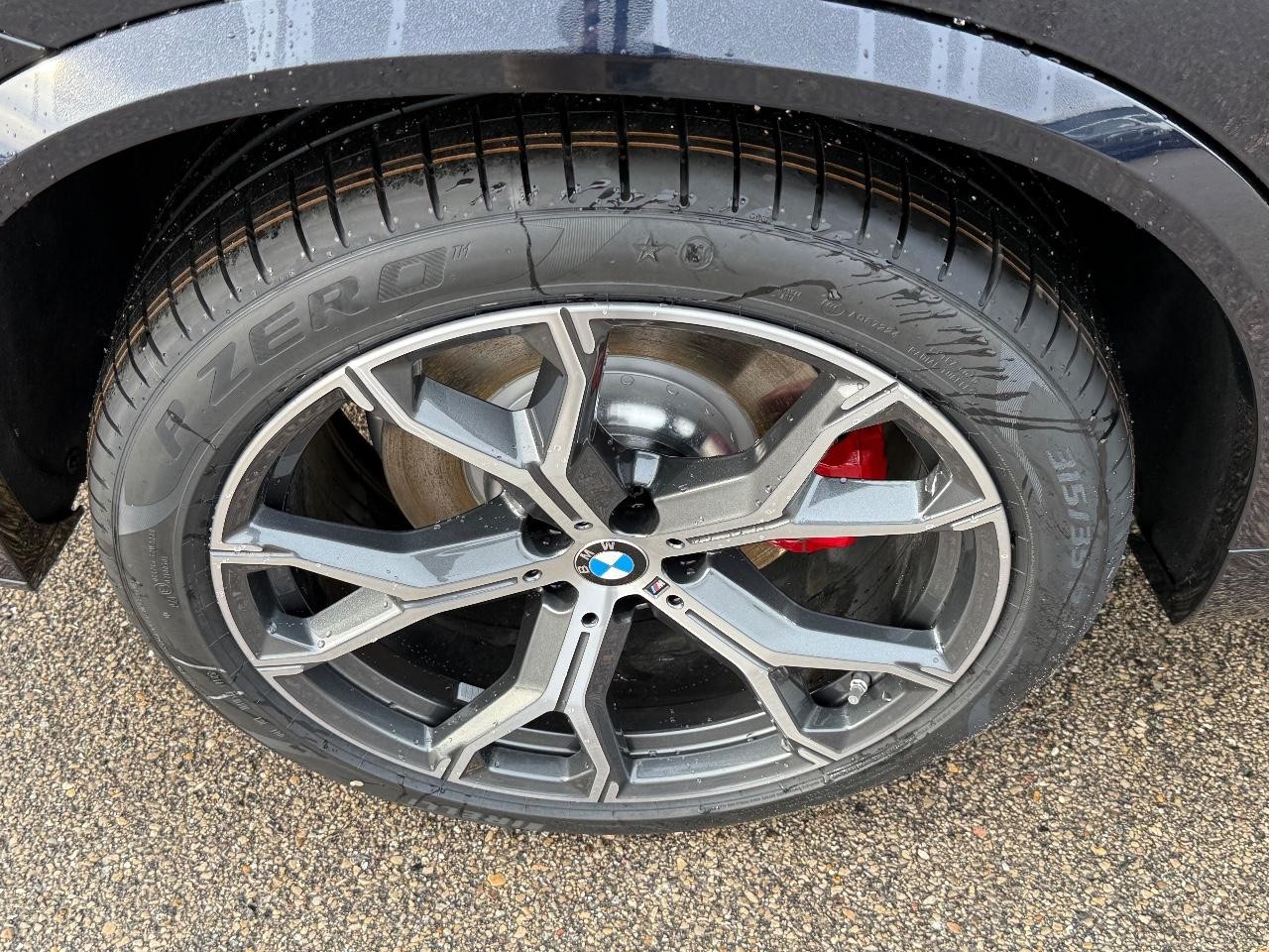 BMW X5 Vehicle Image 04