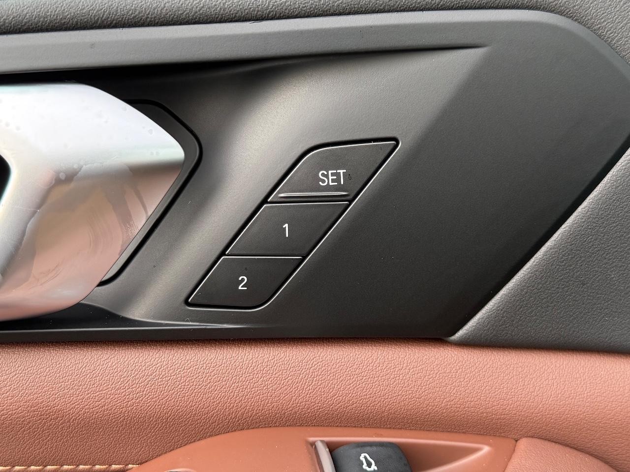 BMW X5 Vehicle Image 11