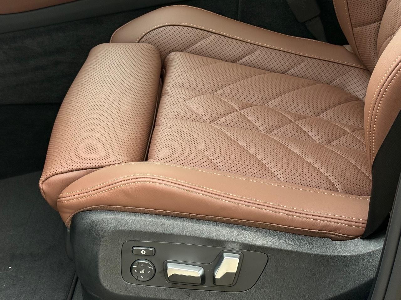 BMW X5 Vehicle Image 17