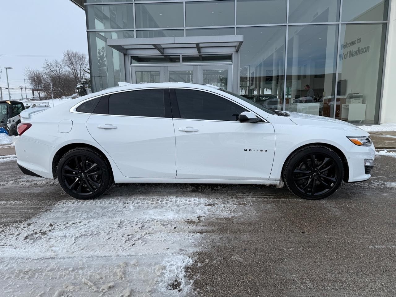 Chevrolet Malibu Vehicle Image 02