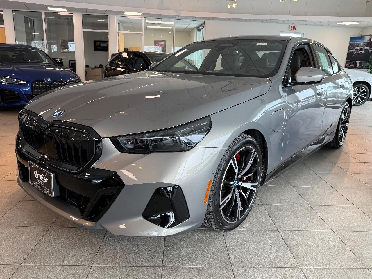 BMW 5 Series Vehicle Image 08