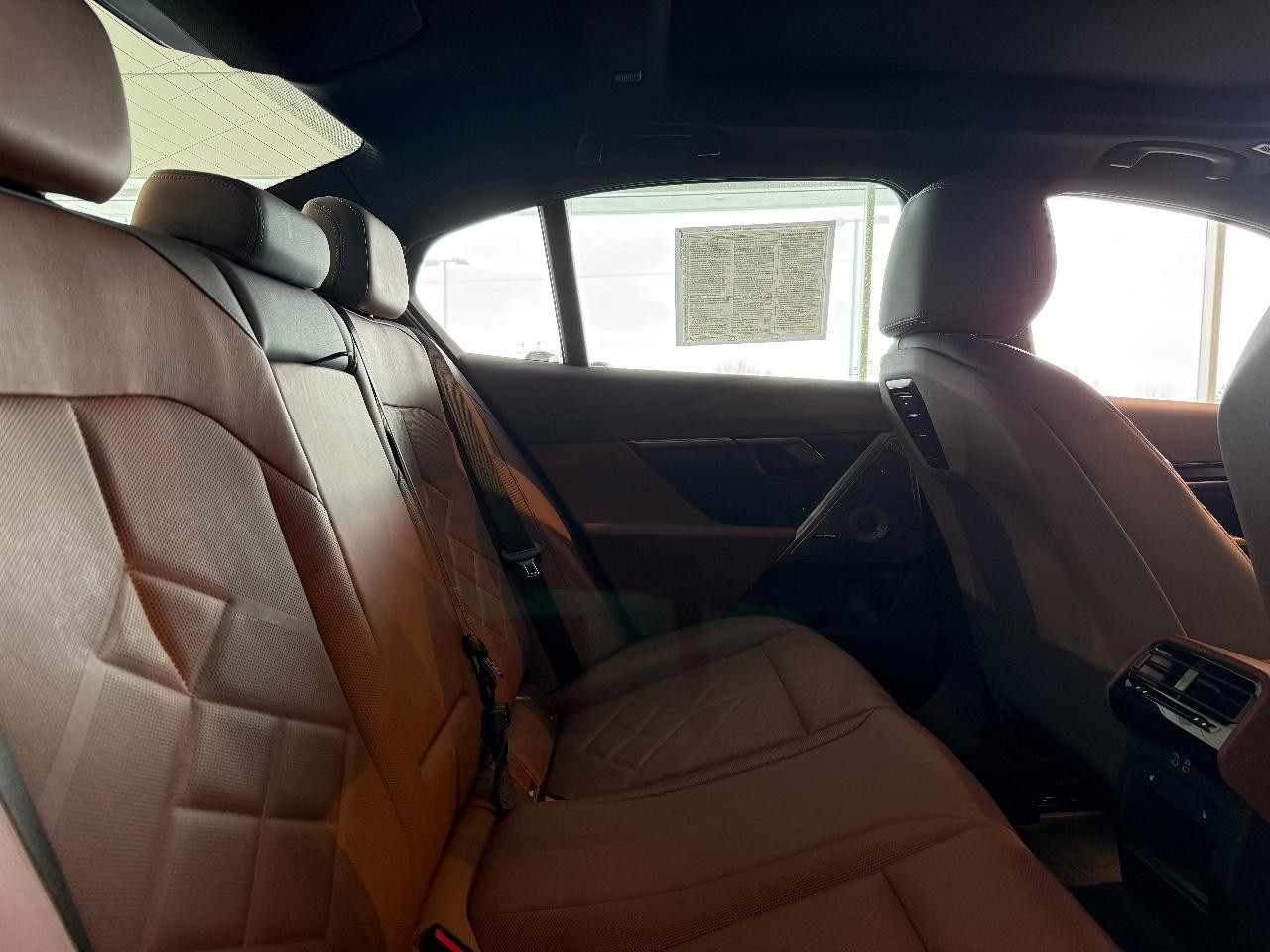 BMW 5 Series Vehicle Image 10