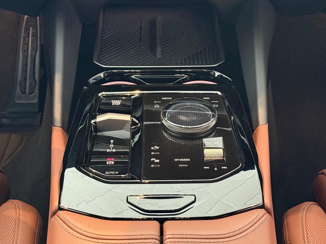 BMW 5 Series Vehicle Image 13