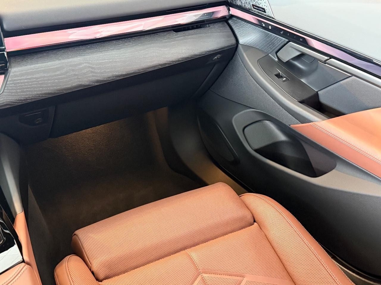 BMW 5 Series Vehicle Image 15