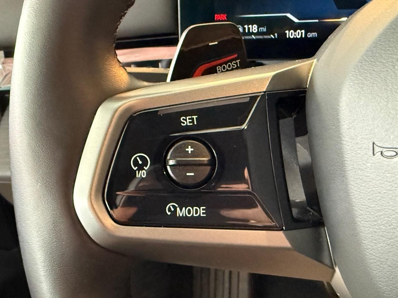 BMW 5 Series Vehicle Image 16