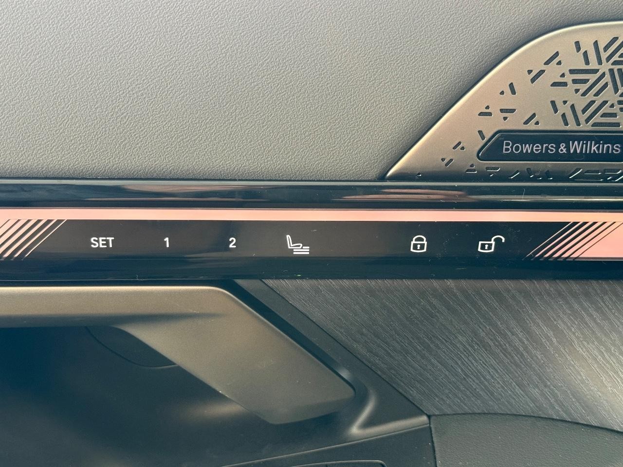 BMW 5 Series Vehicle Image 21