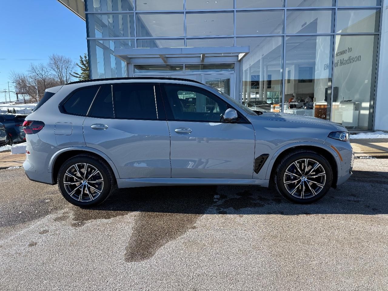 BMW X5 Vehicle Image 02