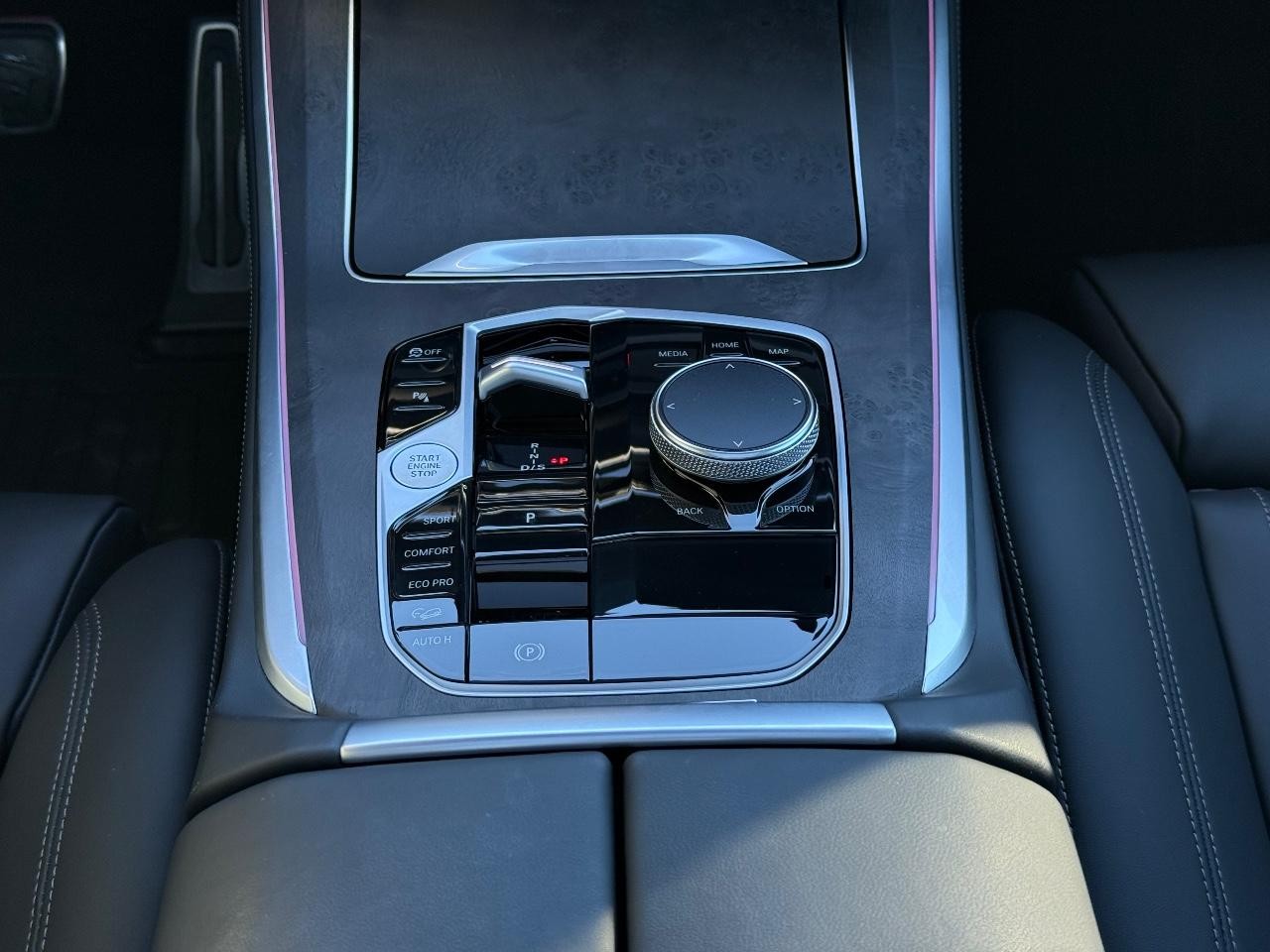 BMW X5 Vehicle Image 13