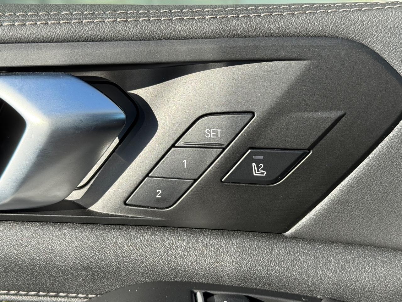 BMW X5 Vehicle Image 16