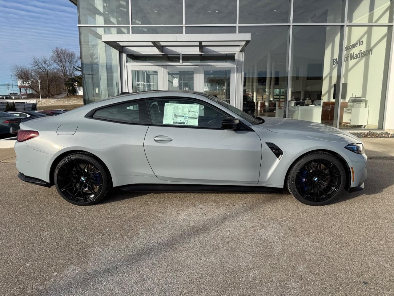 BMW M4 Vehicle Image 02