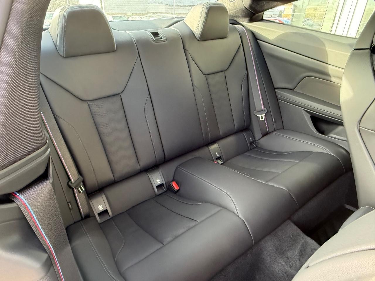 BMW M4 Vehicle Image 05