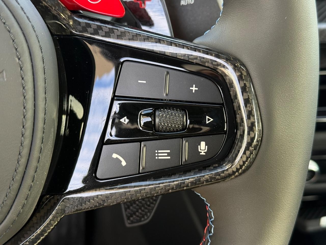 BMW M4 Vehicle Image 13