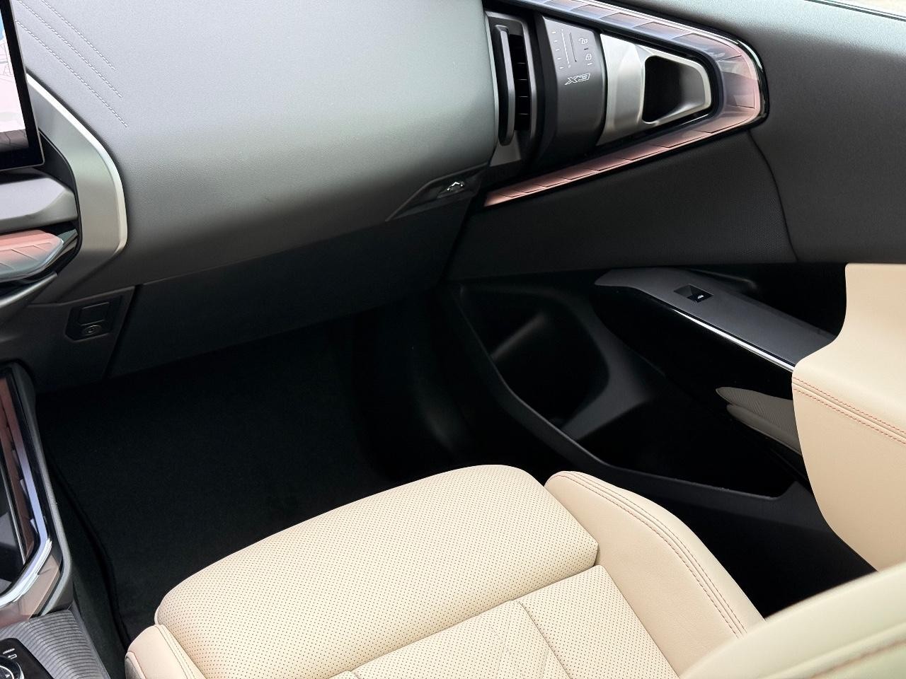 BMW X3 Vehicle Image 10