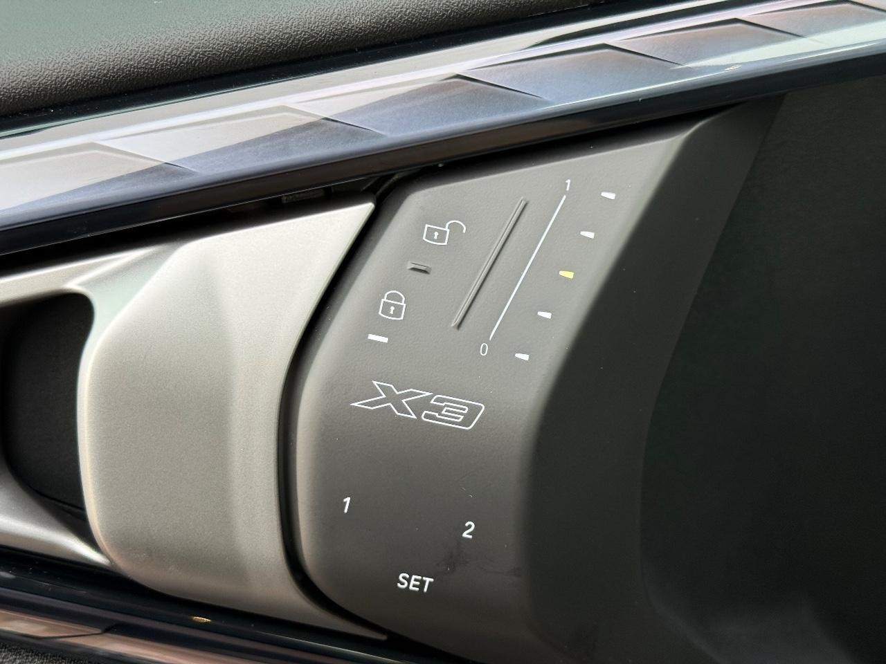 BMW X3 Vehicle Image 11