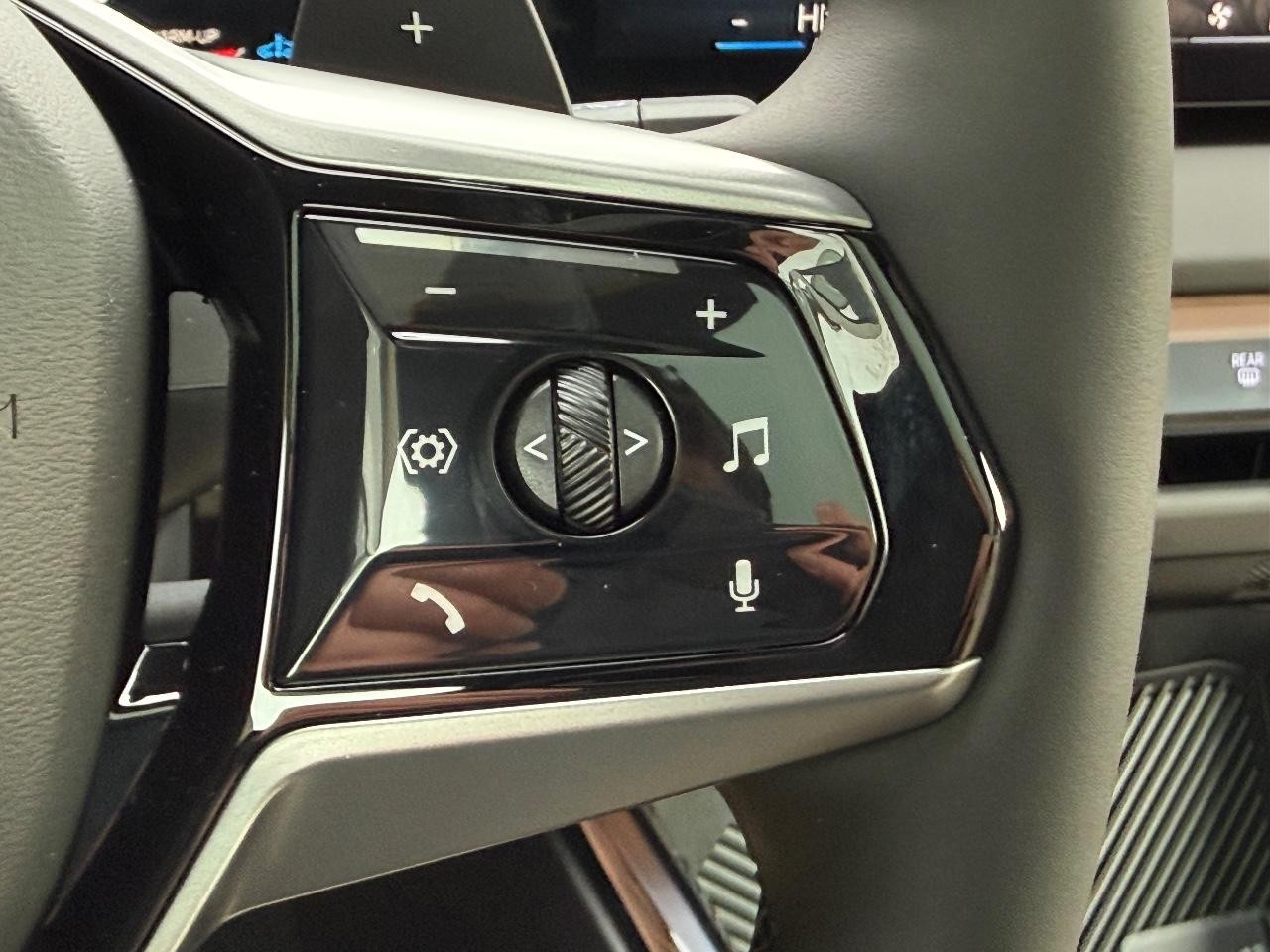 BMW X3 Vehicle Image 13