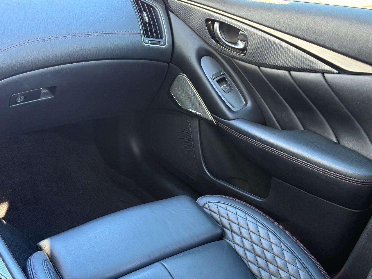 INFINITI Q50 Vehicle Image 14