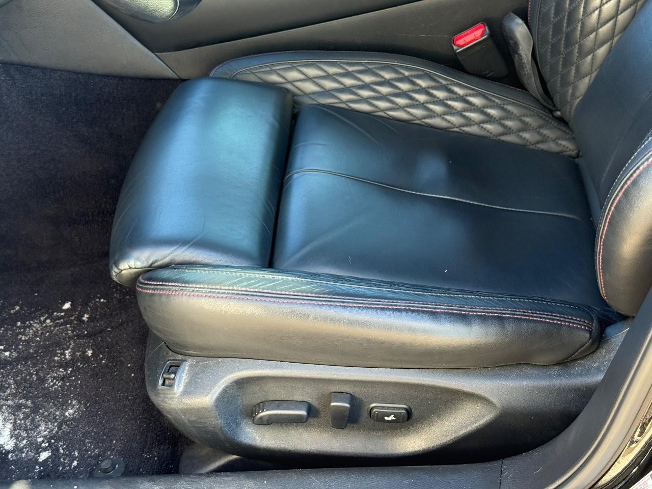 INFINITI Q50 Vehicle Image 21