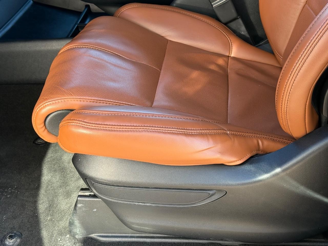 Lincoln Navigator L Vehicle Image 22