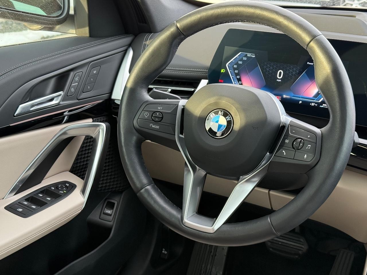 BMW X1 Vehicle Image 13