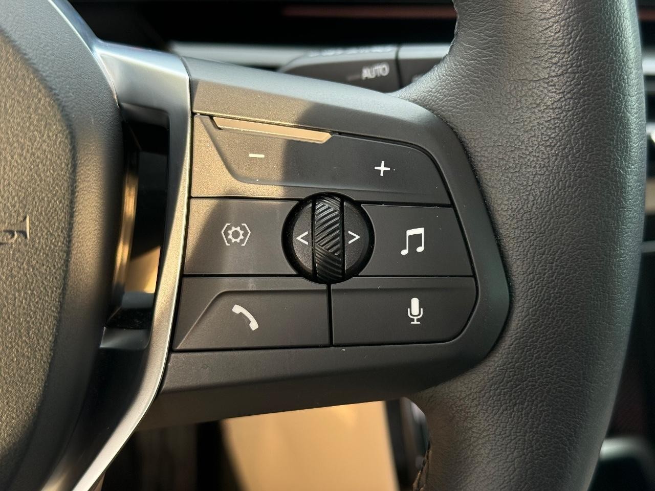 BMW X1 Vehicle Image 17