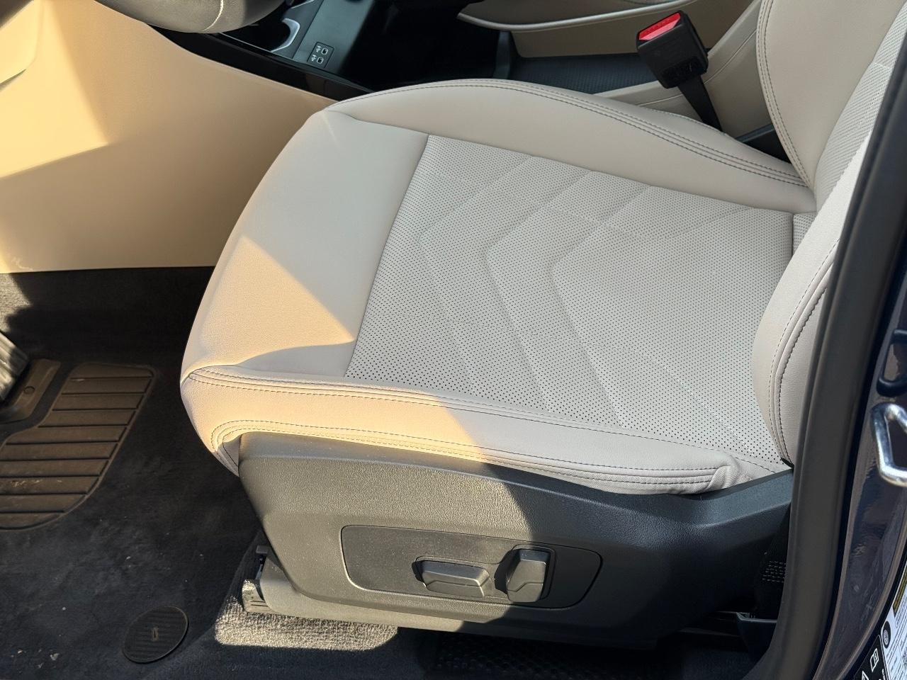 BMW X1 Vehicle Image 21