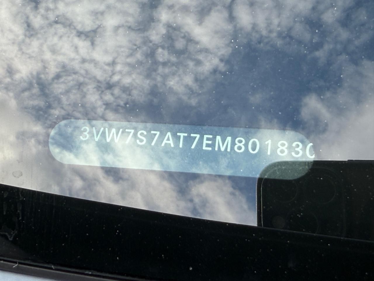 Volkswagen Beetle Convertible Vehicle Image 23