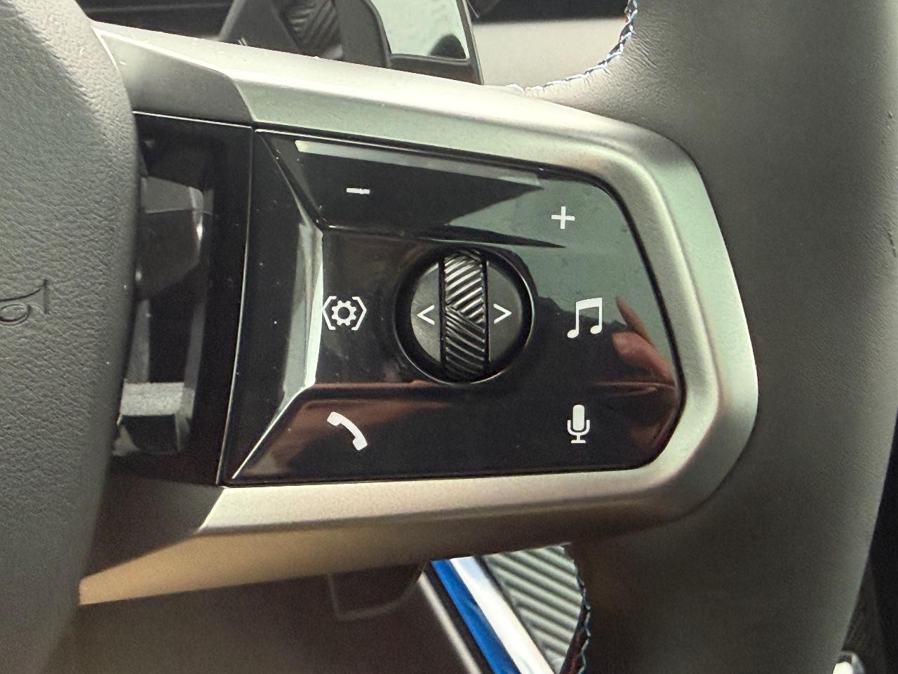 BMW X3 Vehicle Image 12