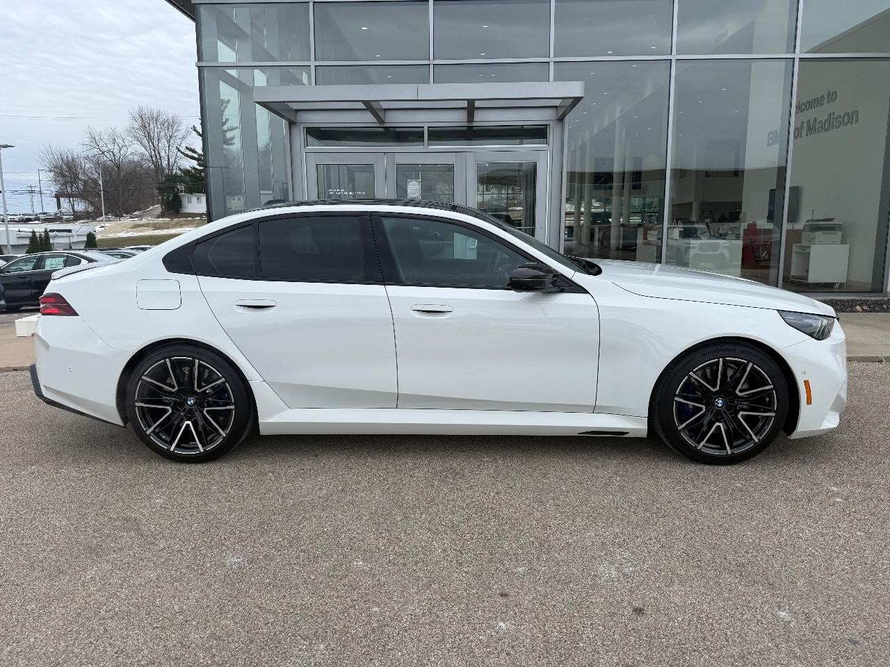 BMW M5 Vehicle Image 02