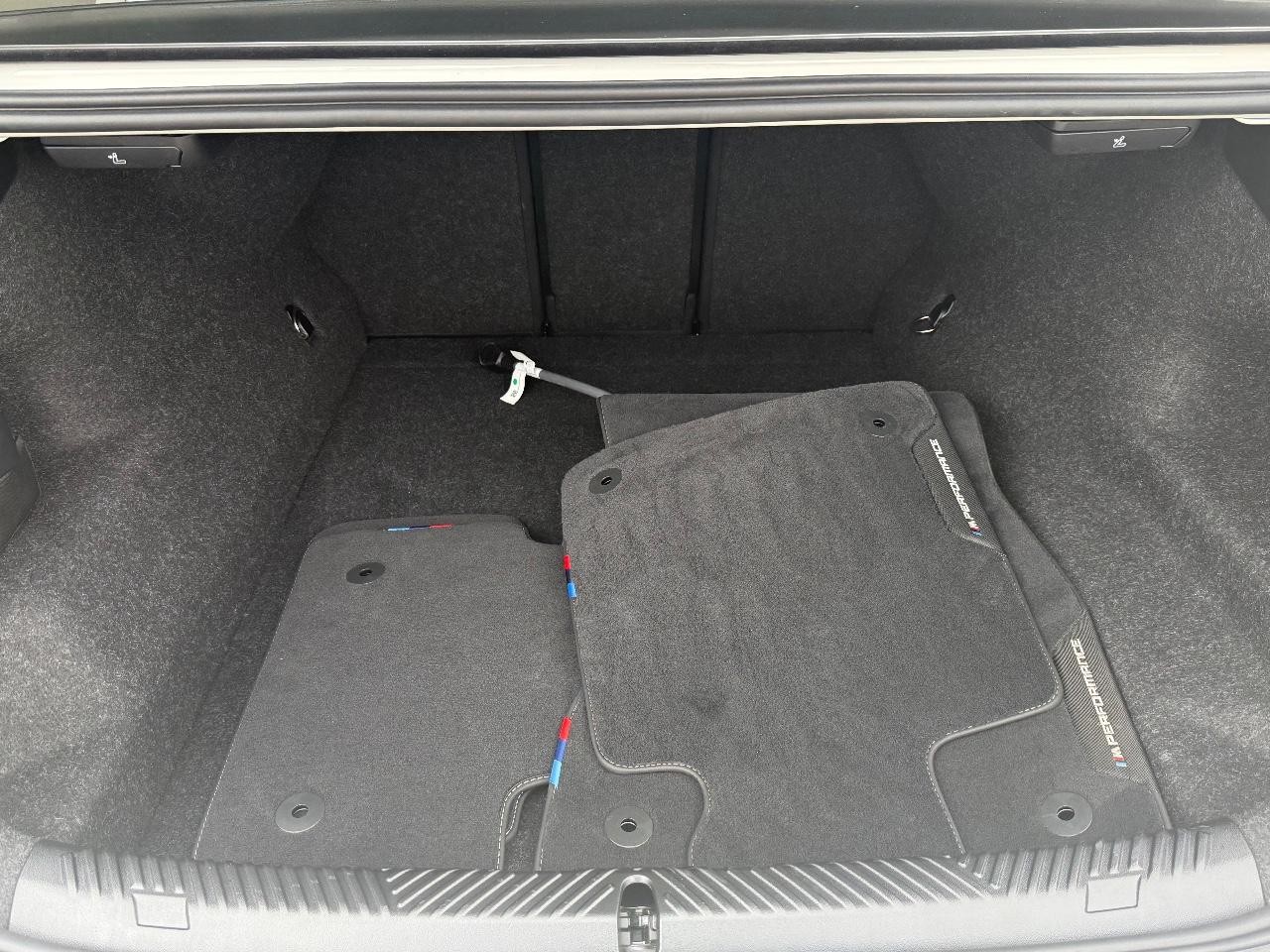 BMW M5 Vehicle Image 05