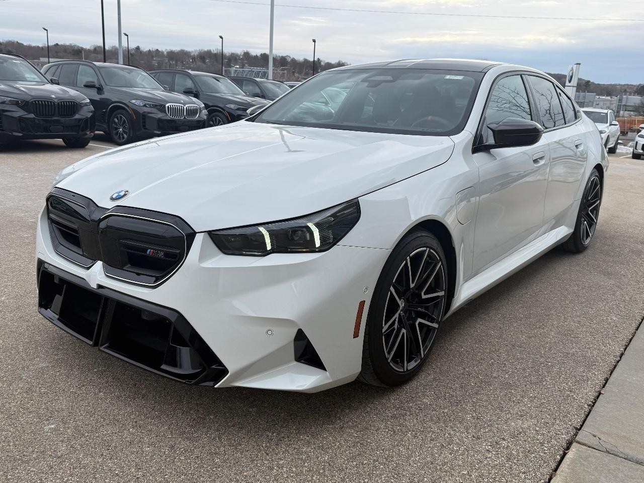 BMW M5 Vehicle Image 08