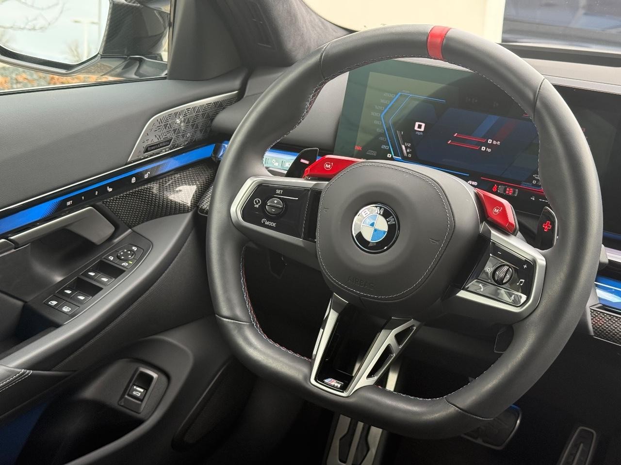 BMW M5 Vehicle Image 14