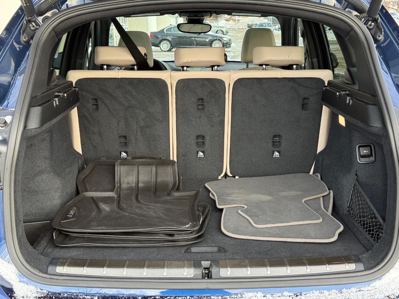 BMW X1 Vehicle Image 09