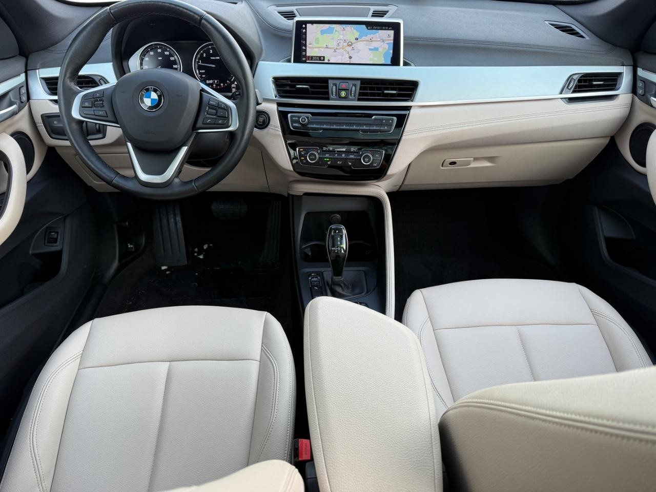 BMW X1 Vehicle Image 12