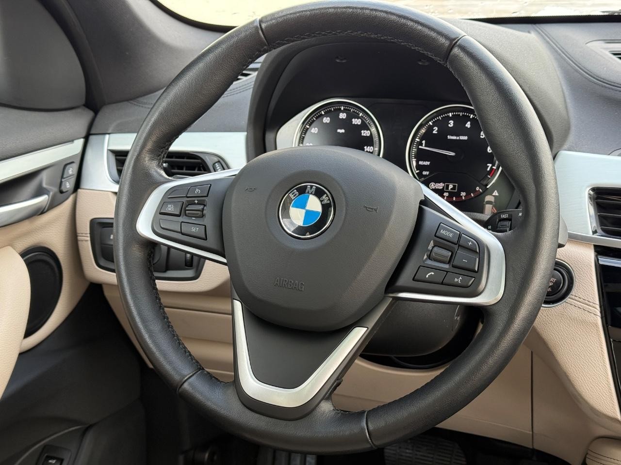 BMW X1 Vehicle Image 13