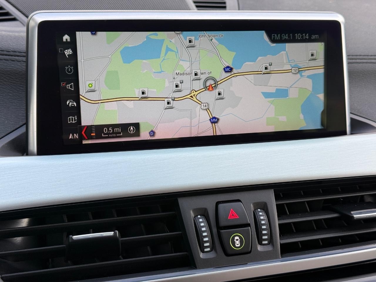 BMW X1 Vehicle Image 17