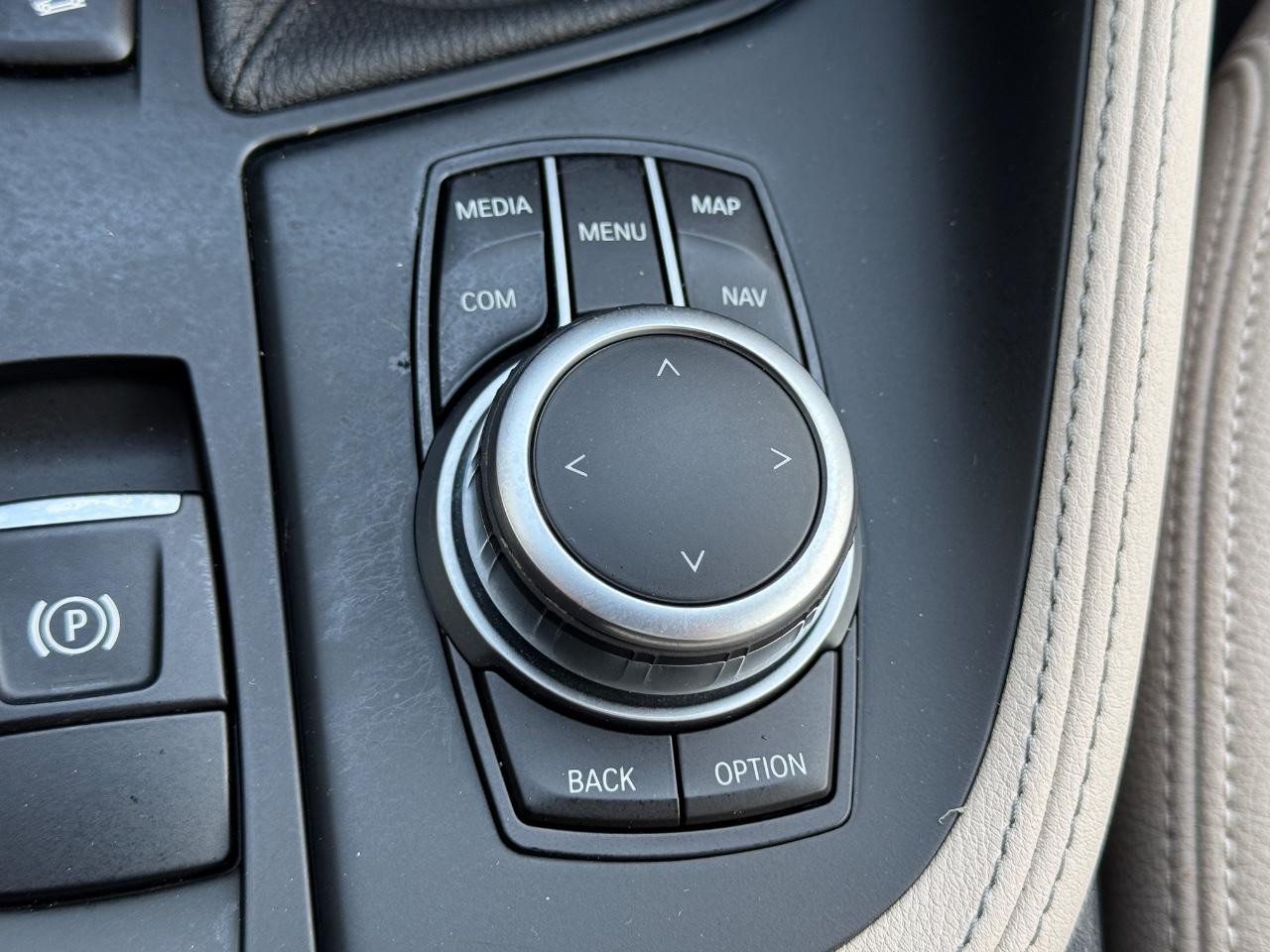 BMW X1 Vehicle Image 21