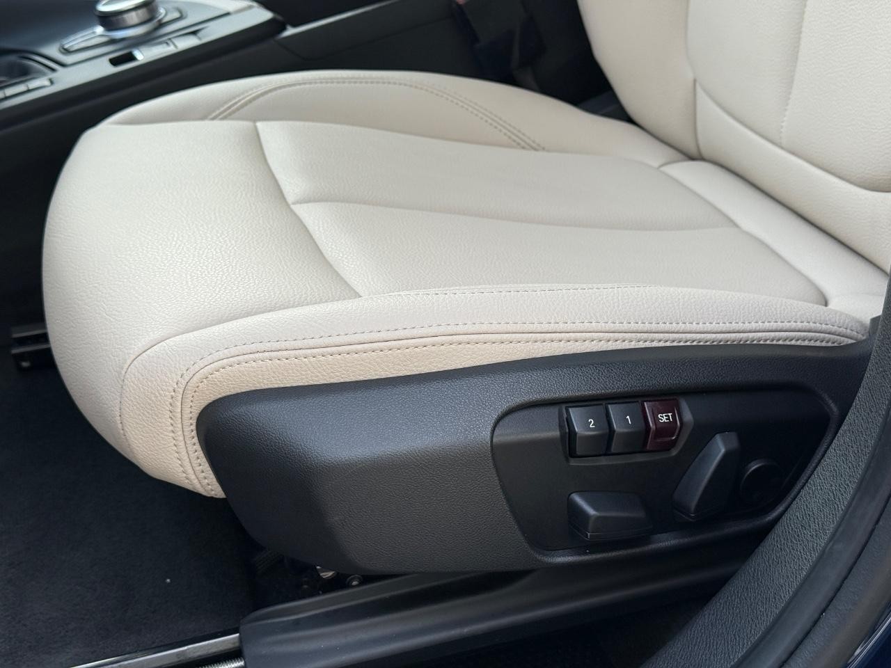 BMW X1 Vehicle Image 25