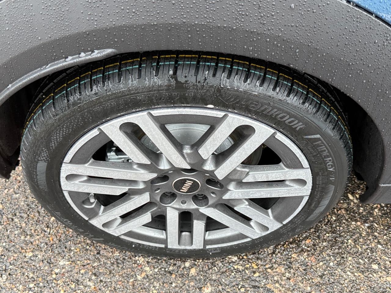 MINI Convertible Vehicle Image 04