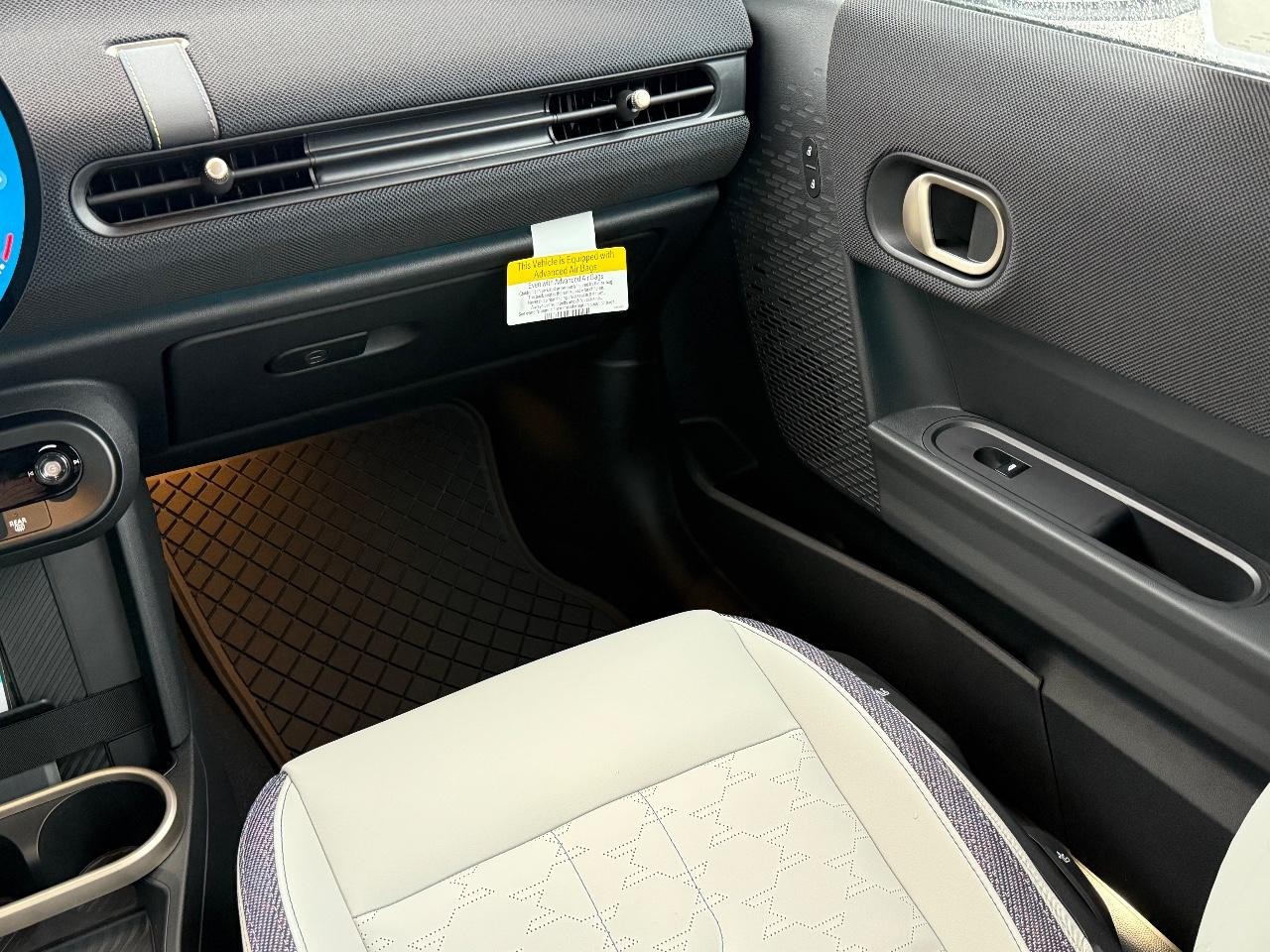 MINI Convertible Vehicle Image 10