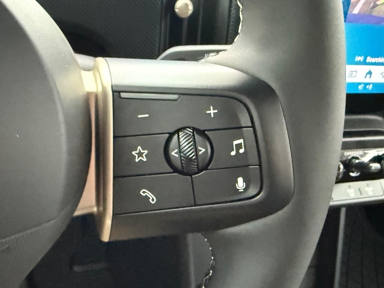 MINI Convertible Vehicle Image 12