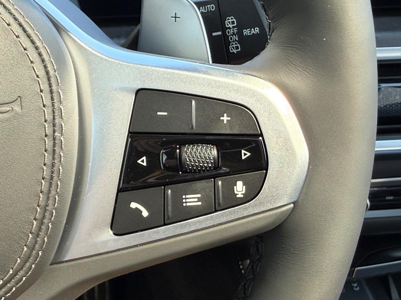 BMW X5 Vehicle Image 13